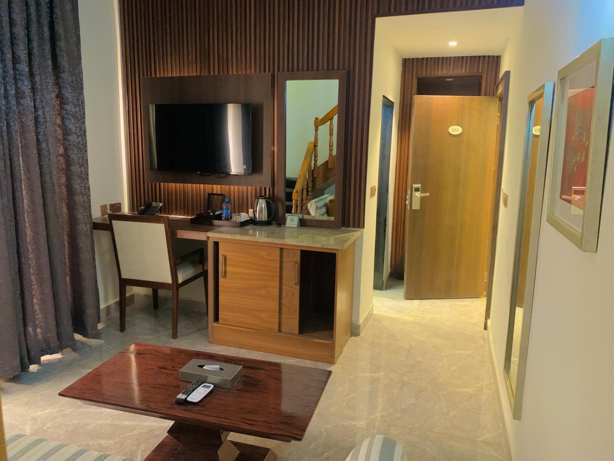 Amor Hotels Абуджа Екстериор снимка