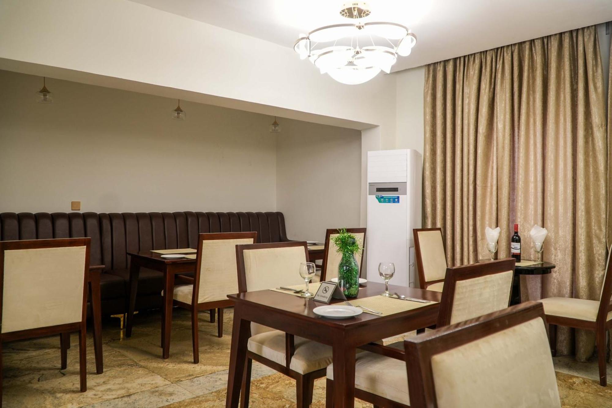 Amor Hotels Абуджа Екстериор снимка