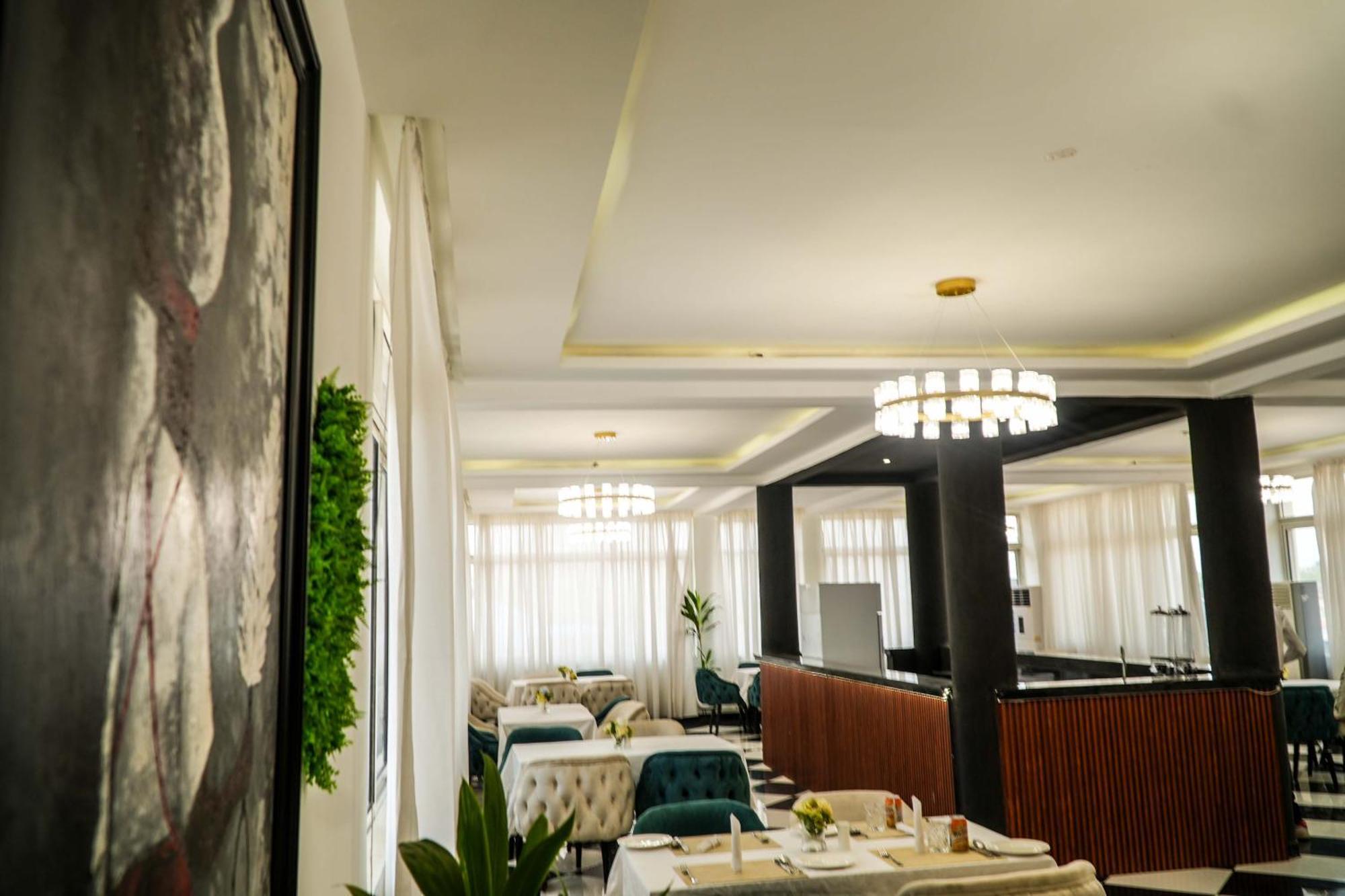 Amor Hotels Абуджа Екстериор снимка